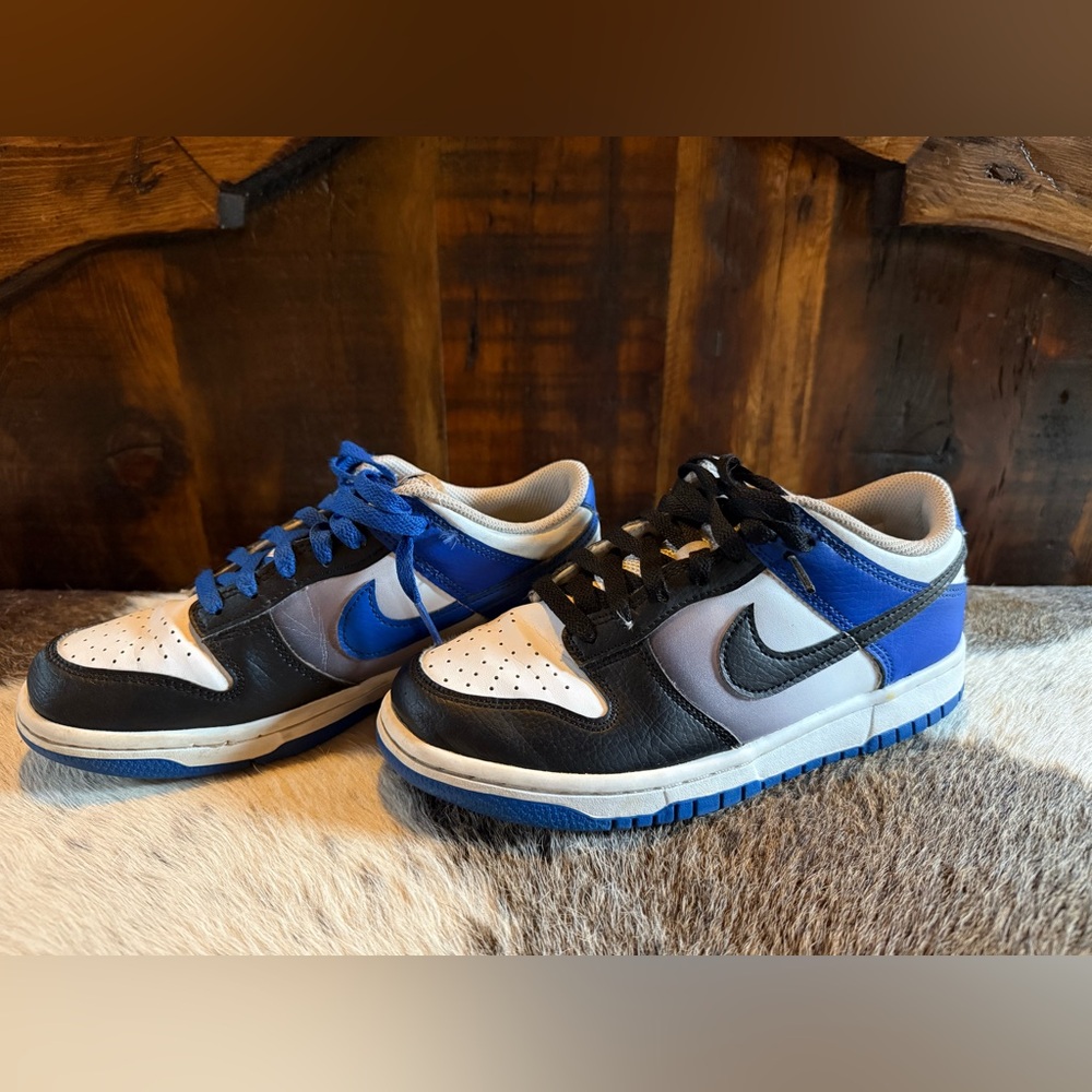 Nike Kids' Black and Blue Sneakers